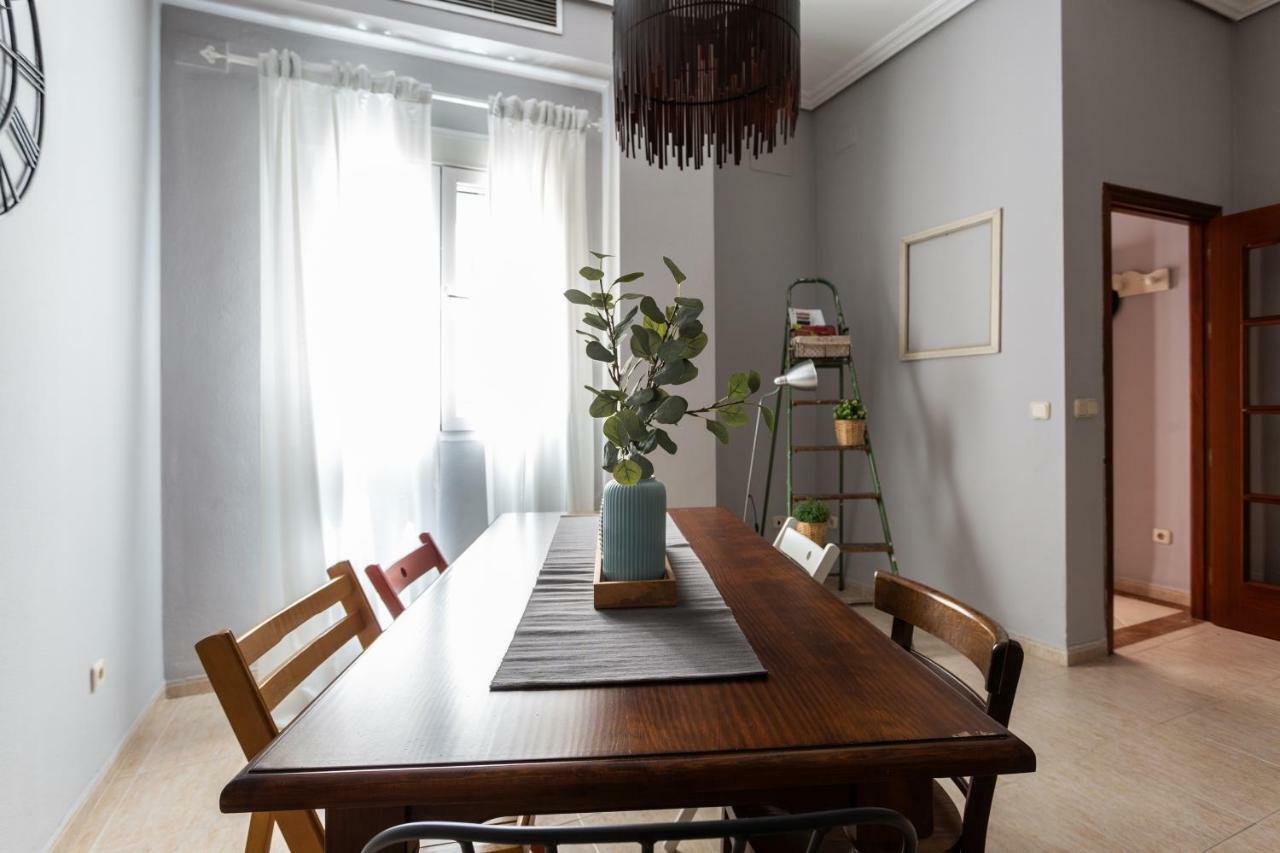 Serva La Bari Shared Apartment Sewilla Zewnętrze zdjęcie