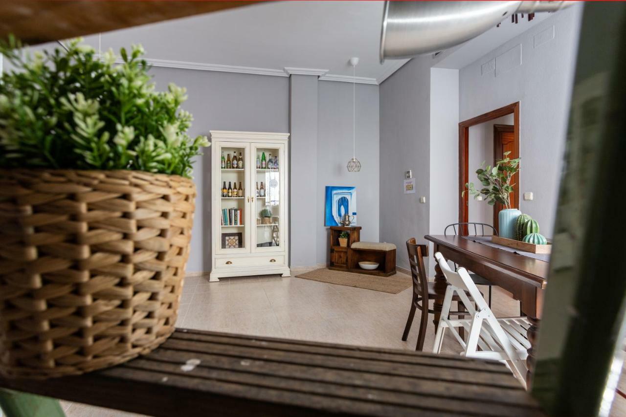 Serva La Bari Shared Apartment Sewilla Zewnętrze zdjęcie