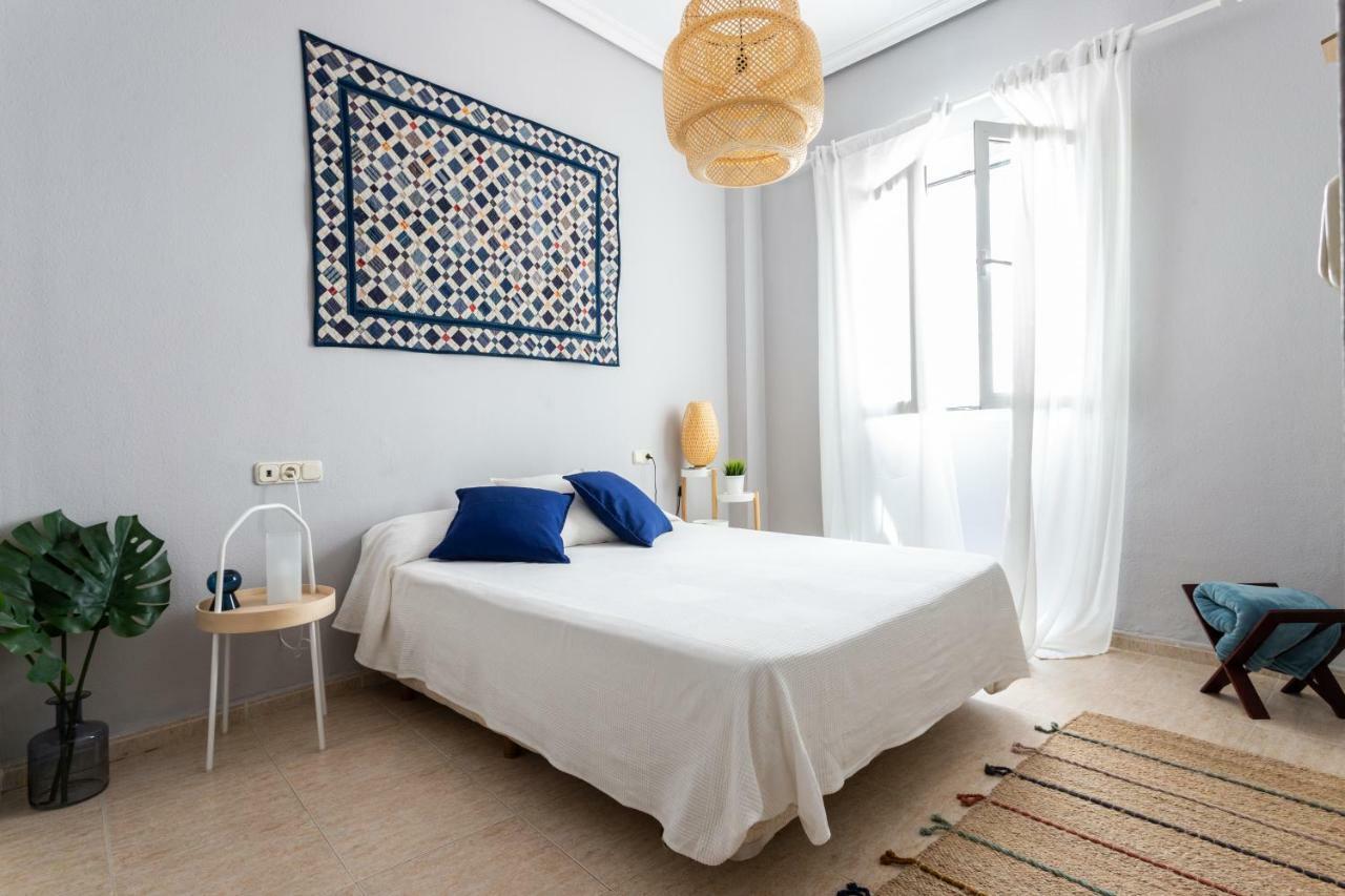 Serva La Bari Shared Apartment Sewilla Zewnętrze zdjęcie