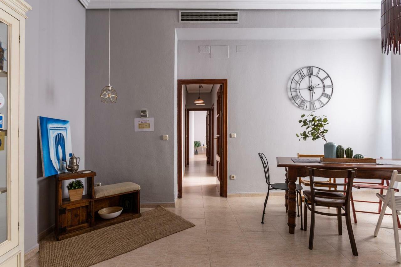 Serva La Bari Shared Apartment Sewilla Zewnętrze zdjęcie