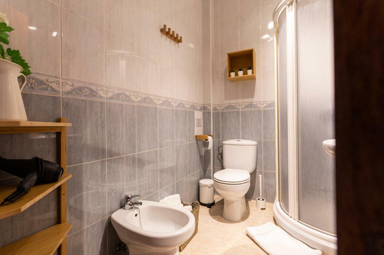 Serva La Bari Shared Apartment Sewilla Zewnętrze zdjęcie