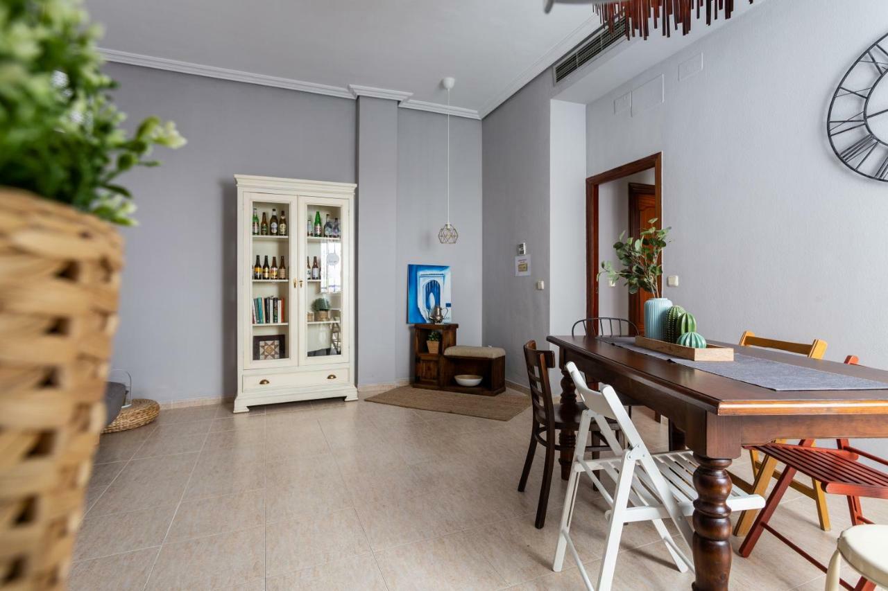 Serva La Bari Shared Apartment Sewilla Zewnętrze zdjęcie
