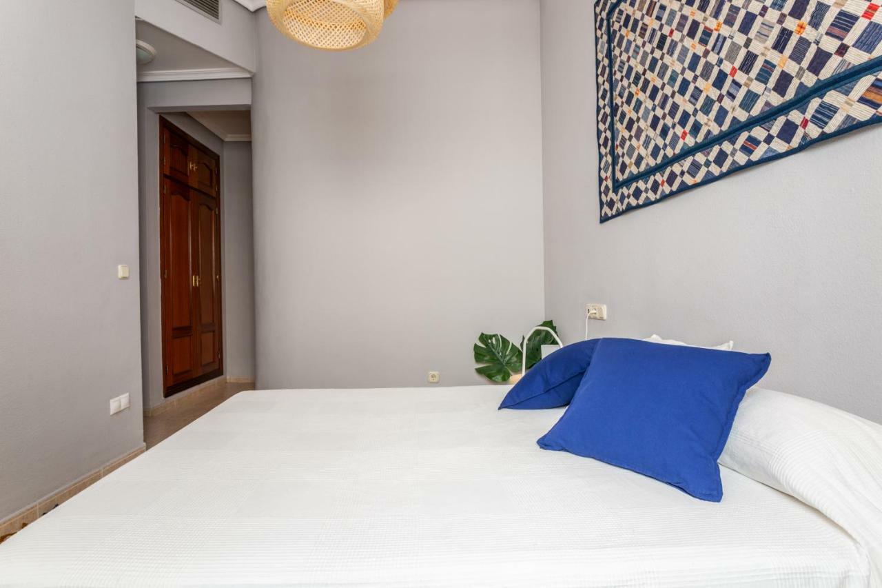 Serva La Bari Shared Apartment Sewilla Zewnętrze zdjęcie