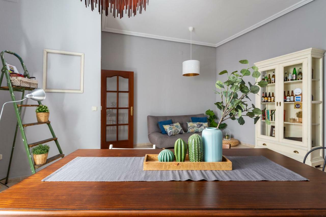 Serva La Bari Shared Apartment Sewilla Zewnętrze zdjęcie