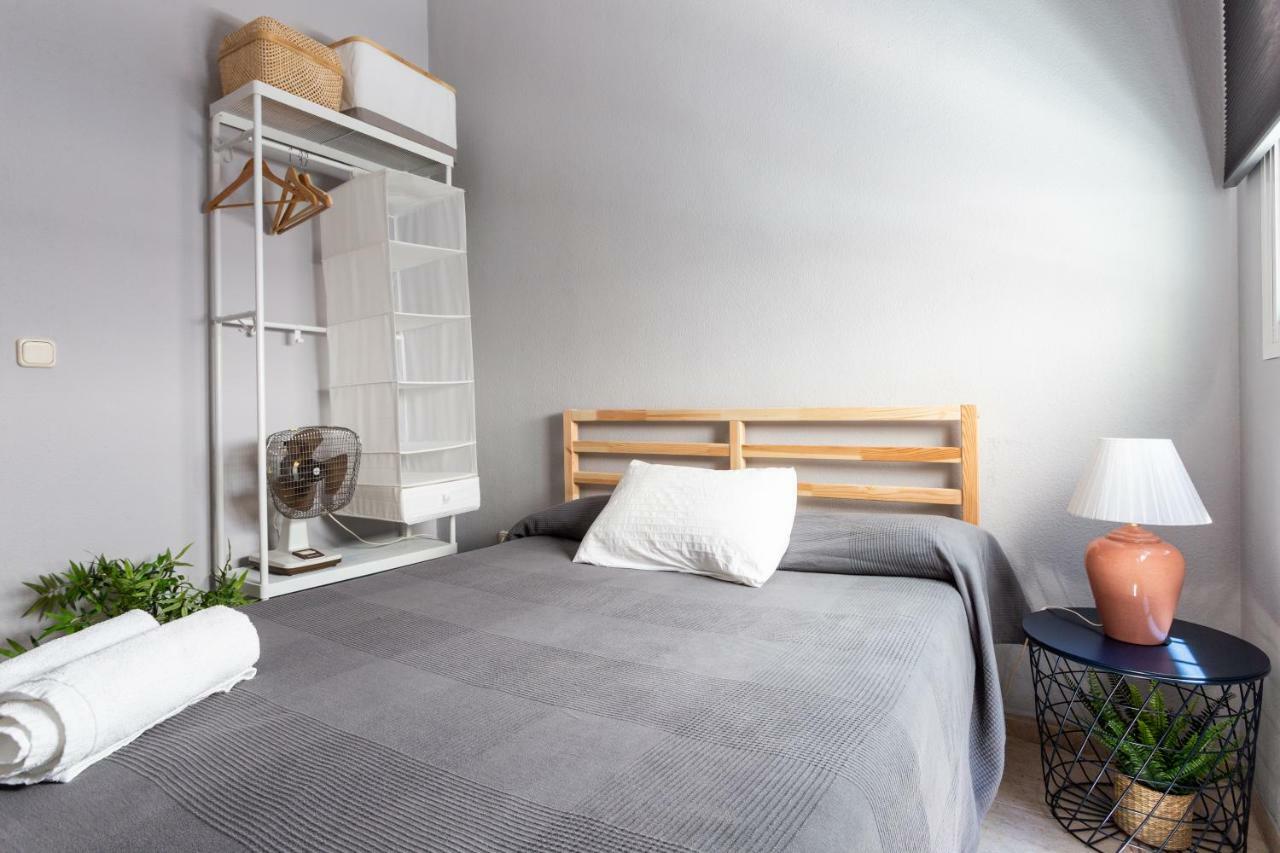 Serva La Bari Shared Apartment Sewilla Zewnętrze zdjęcie