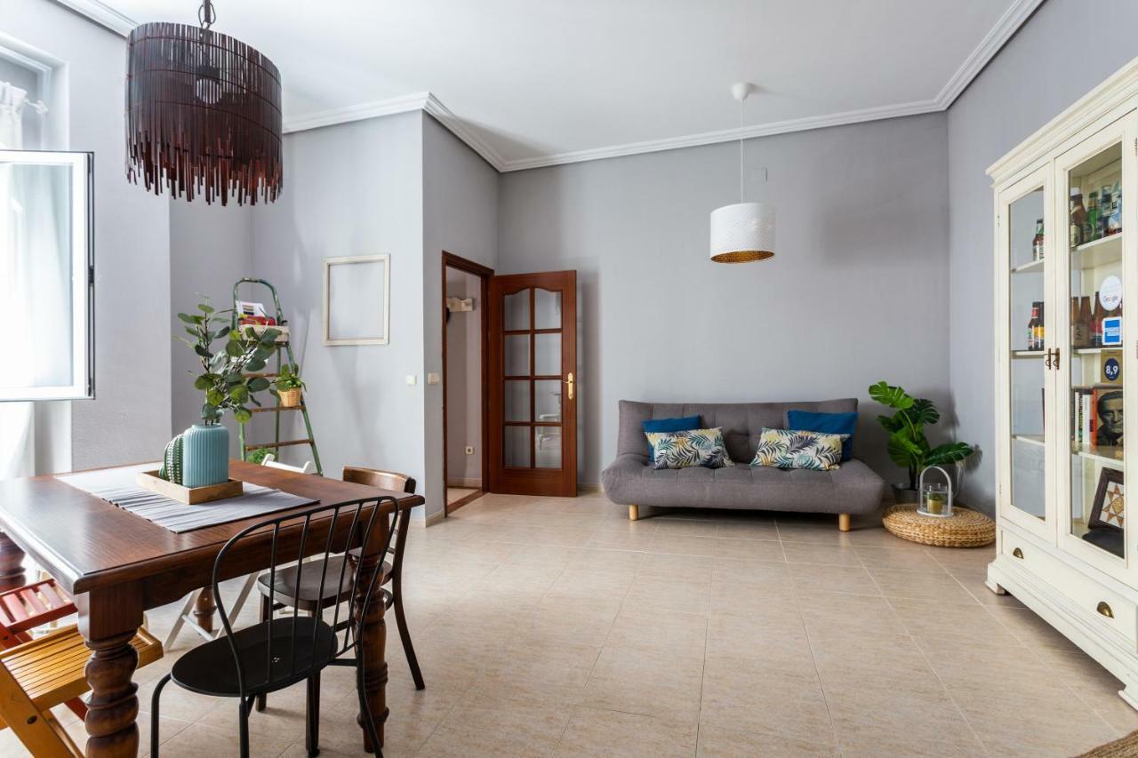 Serva La Bari Shared Apartment Sewilla Zewnętrze zdjęcie
